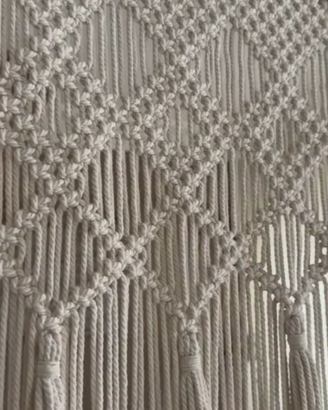 El Yapımı Geometrik Makrome Perde – Boho Kapı, Balkon ve Oda Bölücü Dekor